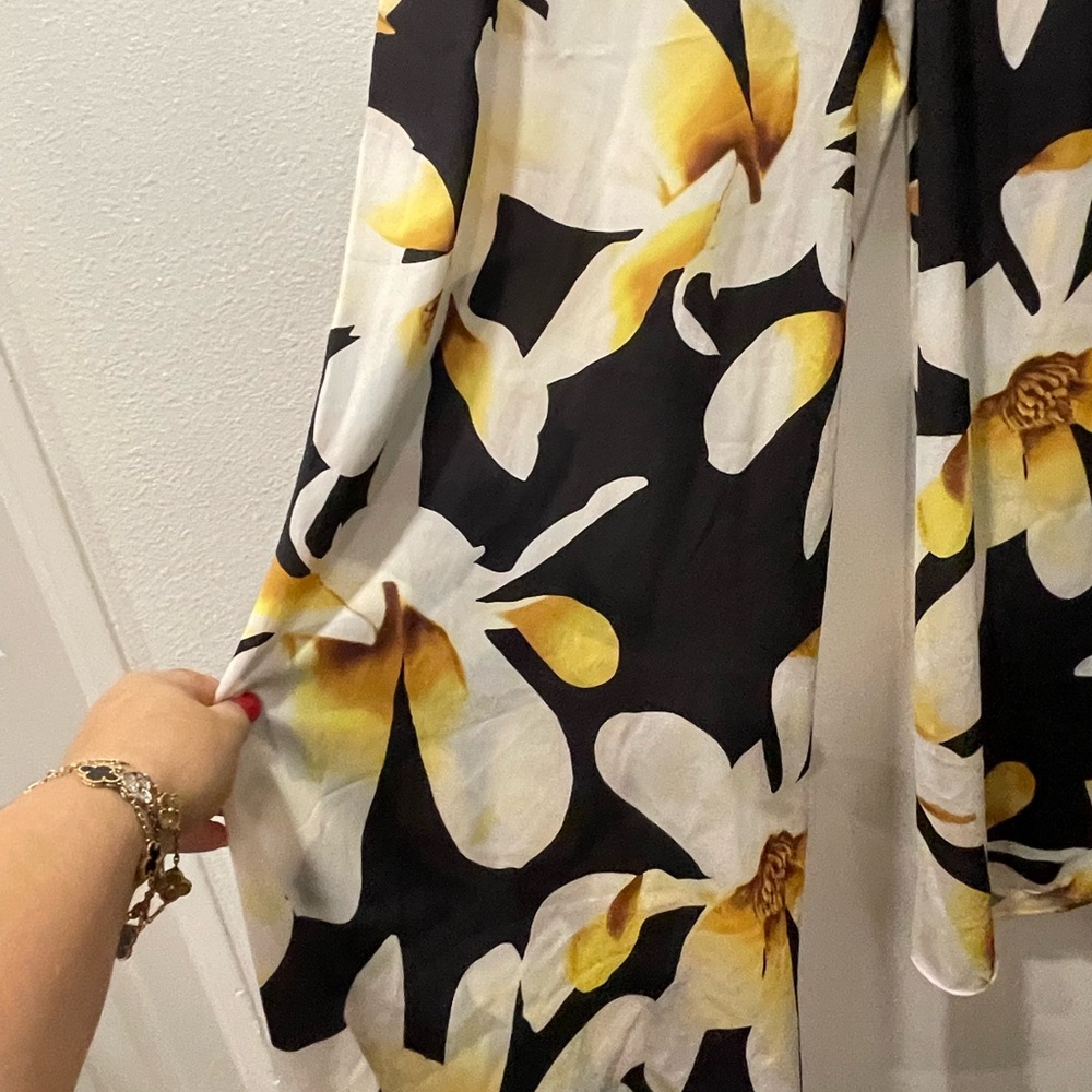 Floral Black and White Alice & Olivia‎ Women's Pants - Picture 3 of 6